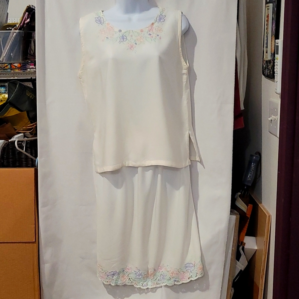 Women's size medium embroidery top and skirt